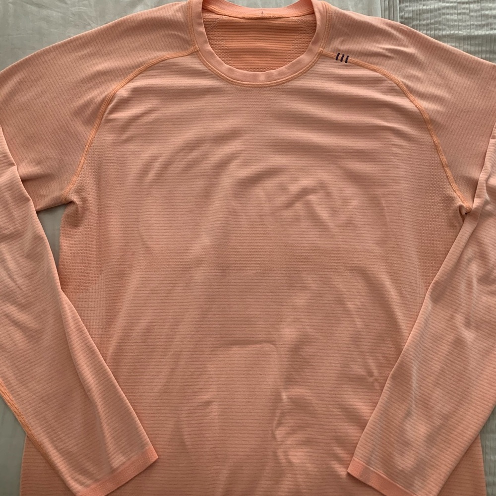Lululemon vent tech long sleeve size large